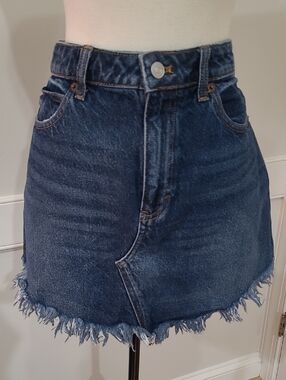 We The Free by Free People Bailey Frayed Blue Denim Mini Skirt - Size 29